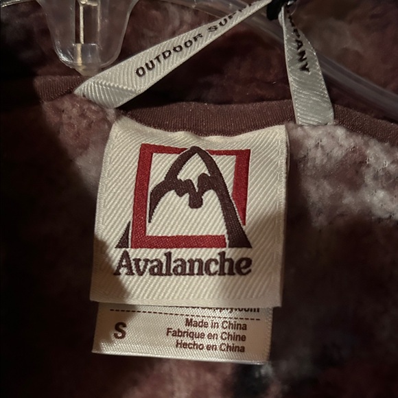 NWT Avalanche Patterned Sherpa Fleece Jacket w/zipper and pockets - Size Small - Picture 3 of 7